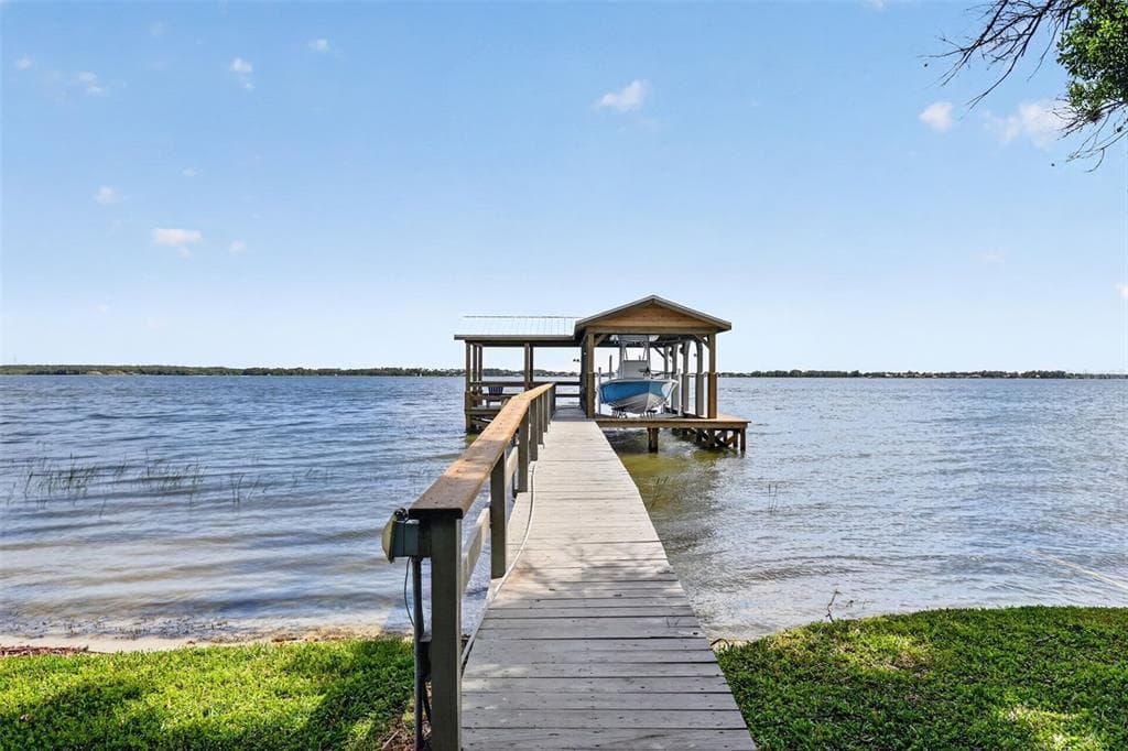 1735 LAKESHORE DRIVE 4