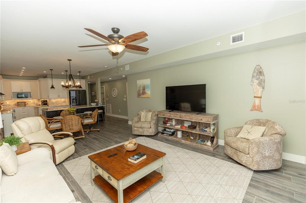 9203 GRIGGS ROAD D302 photo 8