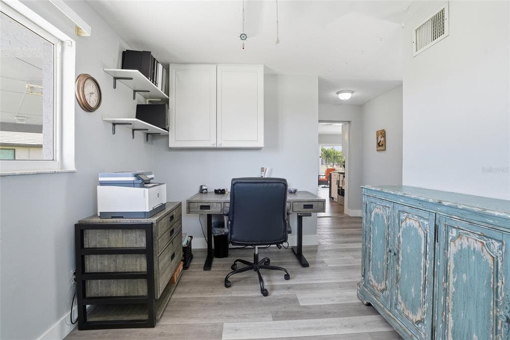 300 DELIDO COURT photo 24