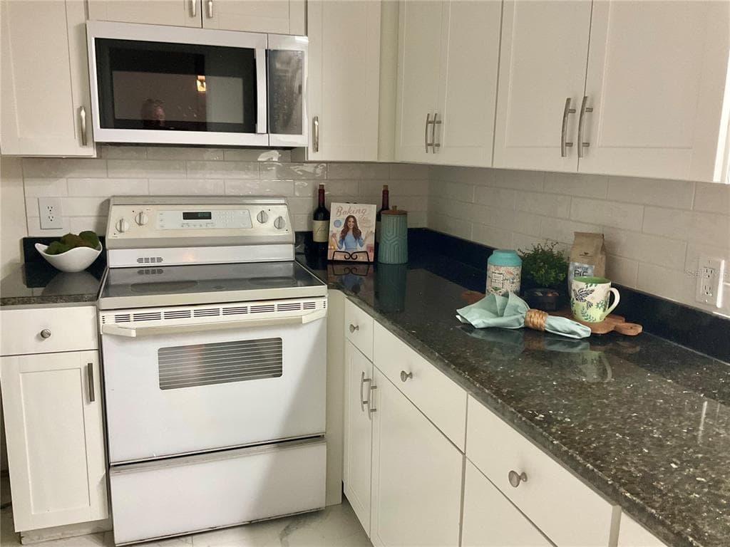 100 BLUFF VIEW DRIVE 308A photo 12