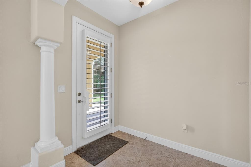 40 CASA BELLA CIRCLE 1101 photo 6