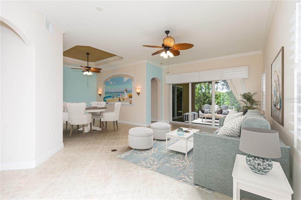 40 CASA BELLA CIRCLE 1101 photo 8