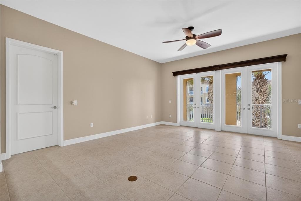 40 CASA BELLA CIRCLE 1102 photo 23