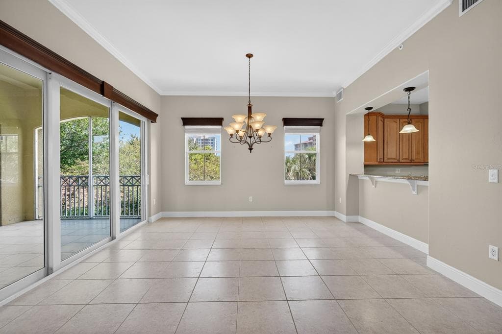 40 CASA BELLA CIRCLE 1102 photo 22