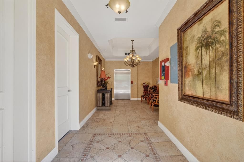 40 CASA BELLA CIRCLE 1102 photo 3