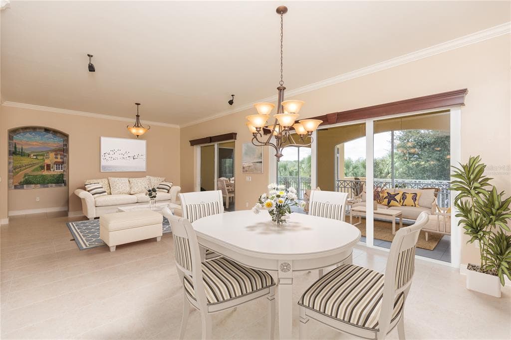 40 CASA BELLA CIRCLE 1102 photo 9