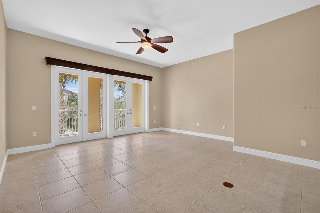 40 CASA BELLA CIRCLE 1102 photo 24