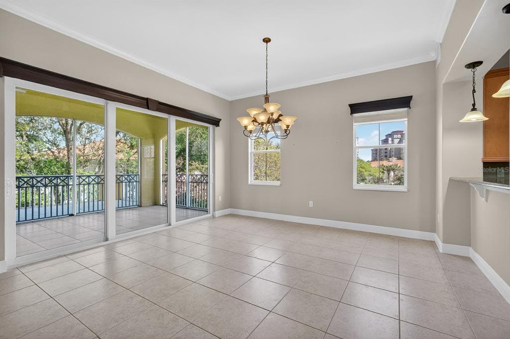 40 CASA BELLA CIRCLE 1102 photo 21