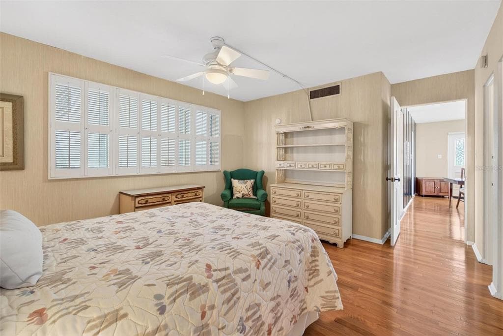 1365 SNELL ISLE BOULEVARD NE 6A photo 24