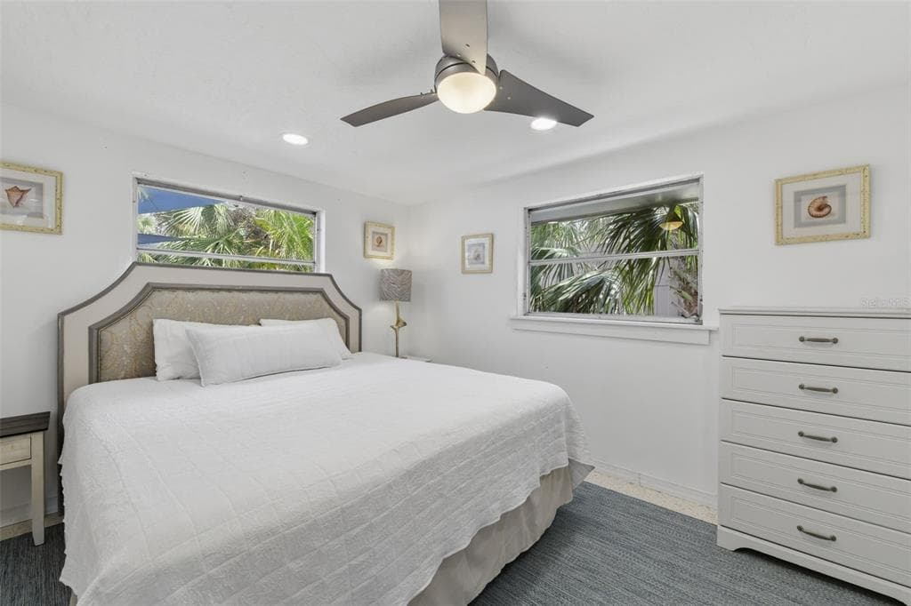 8456 MIDNIGHT PASS ROAD photo 16