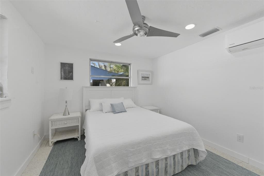 8456 MIDNIGHT PASS ROAD photo 18