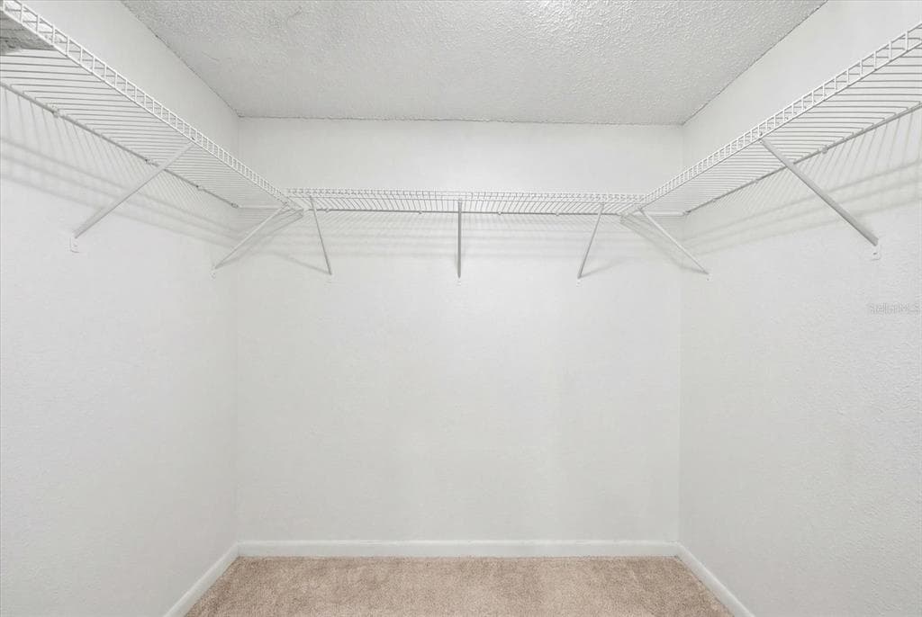 610 ISLAND WAY 607 photo 18