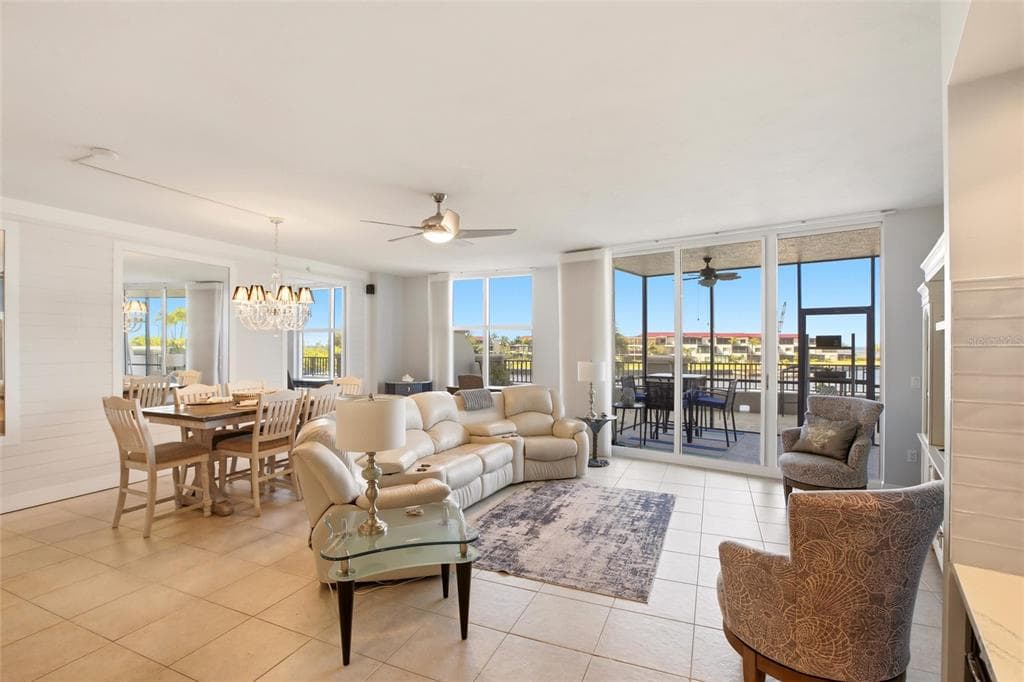 3313 SUNSET KEY CIRCLE #105 3
