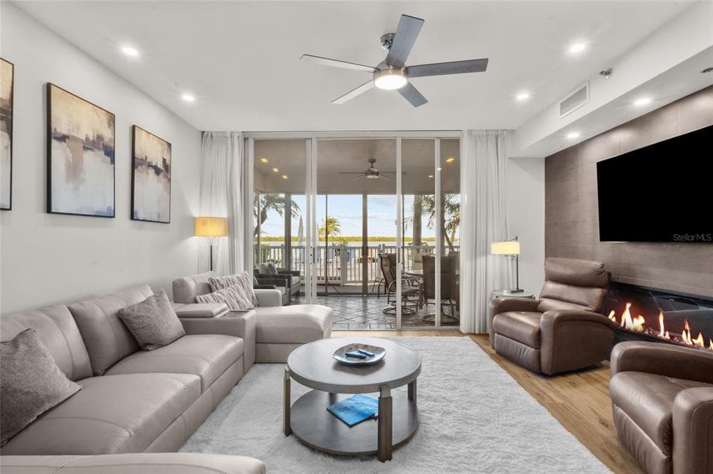 615 DREAM ISLAND PLACE 105 photo 6