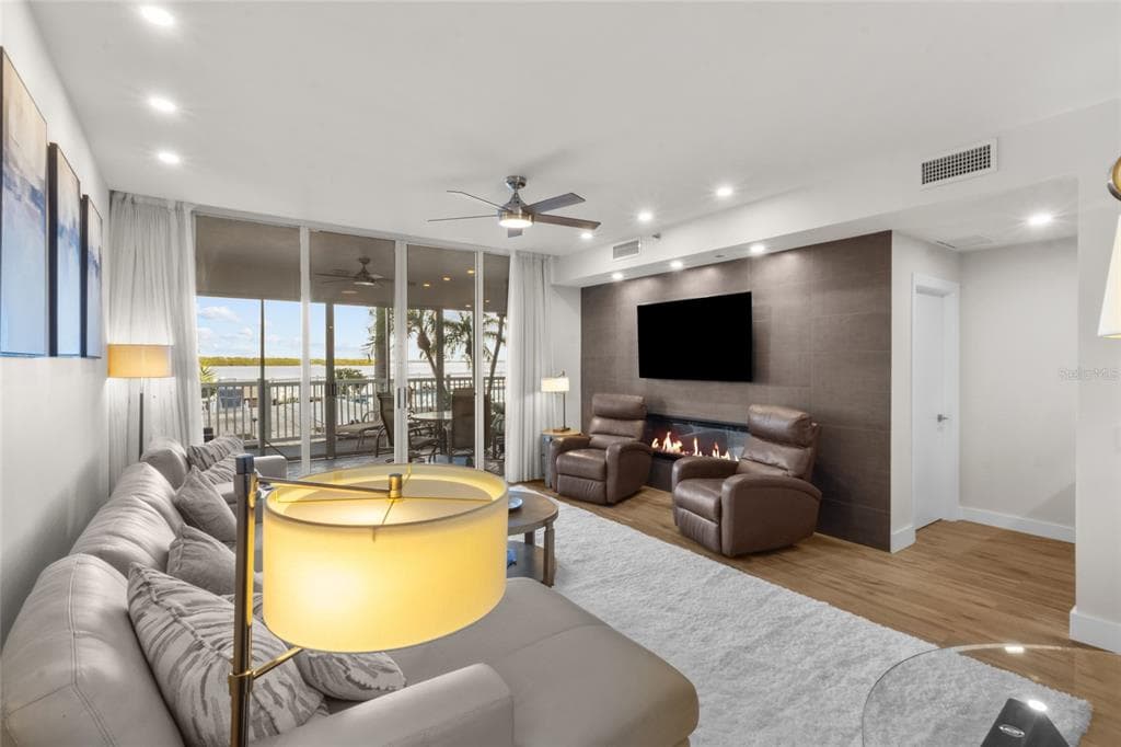 615 DREAM ISLAND PLACE 105 photo 7