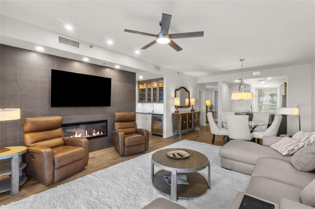 615 DREAM ISLAND PLACE #105 5