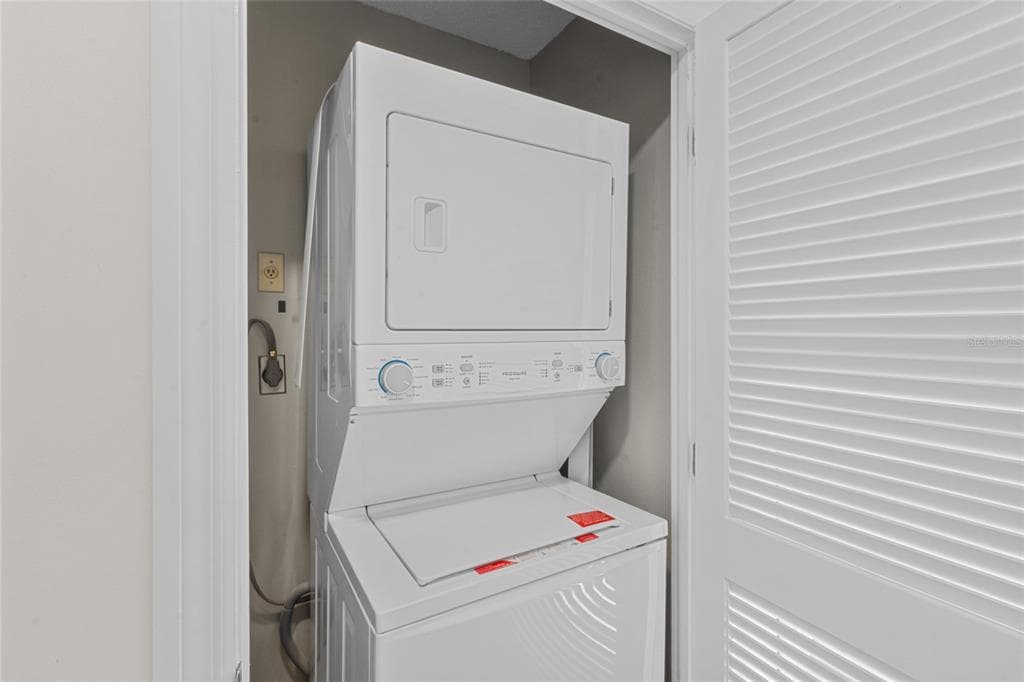 615 DREAM ISLAND PLACE 105 photo 20