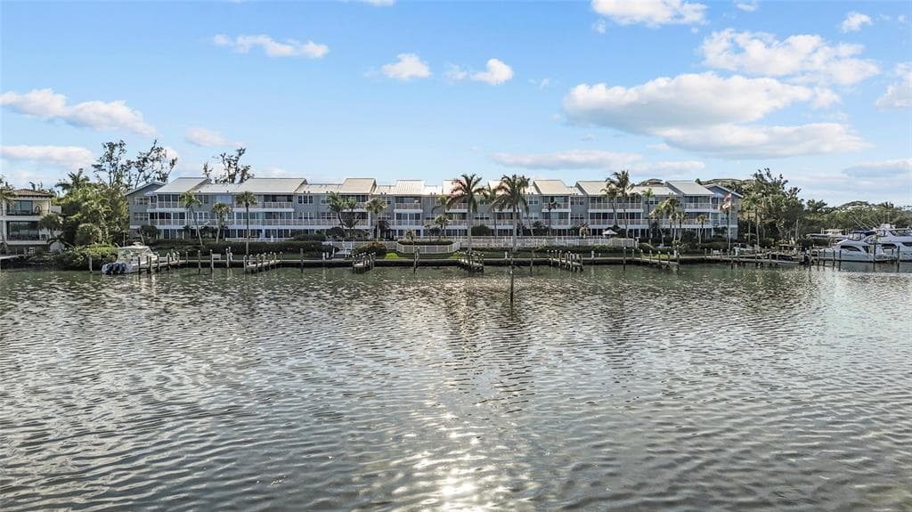 615 DREAM ISLAND PLACE #105 4