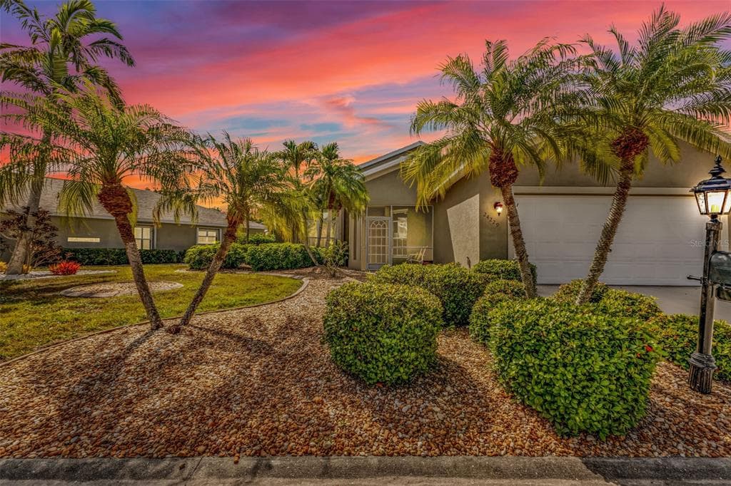 24229 WESTGATE BOULEVARD photo 1