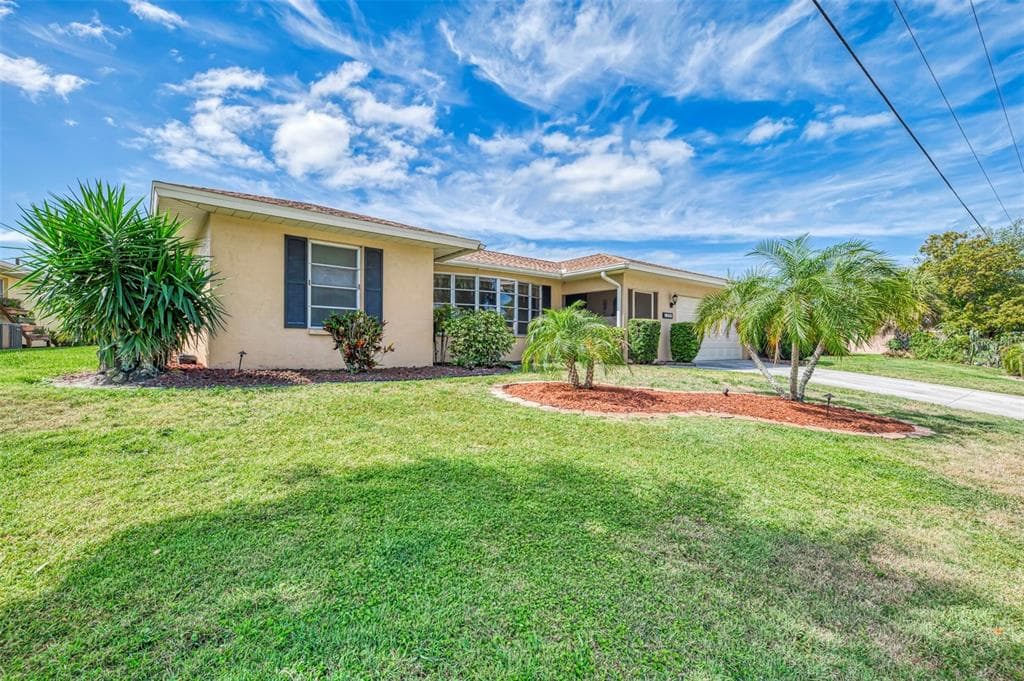 1290 LAKESIDE DRIVE photo 1