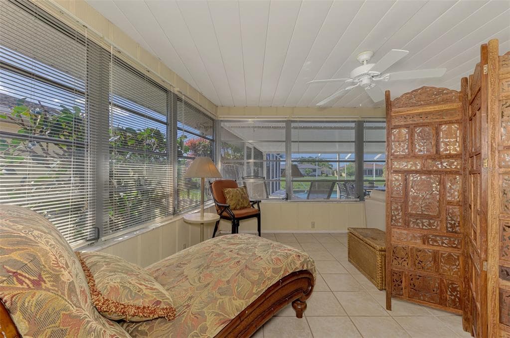 1290 LAKESIDE DRIVE photo 21