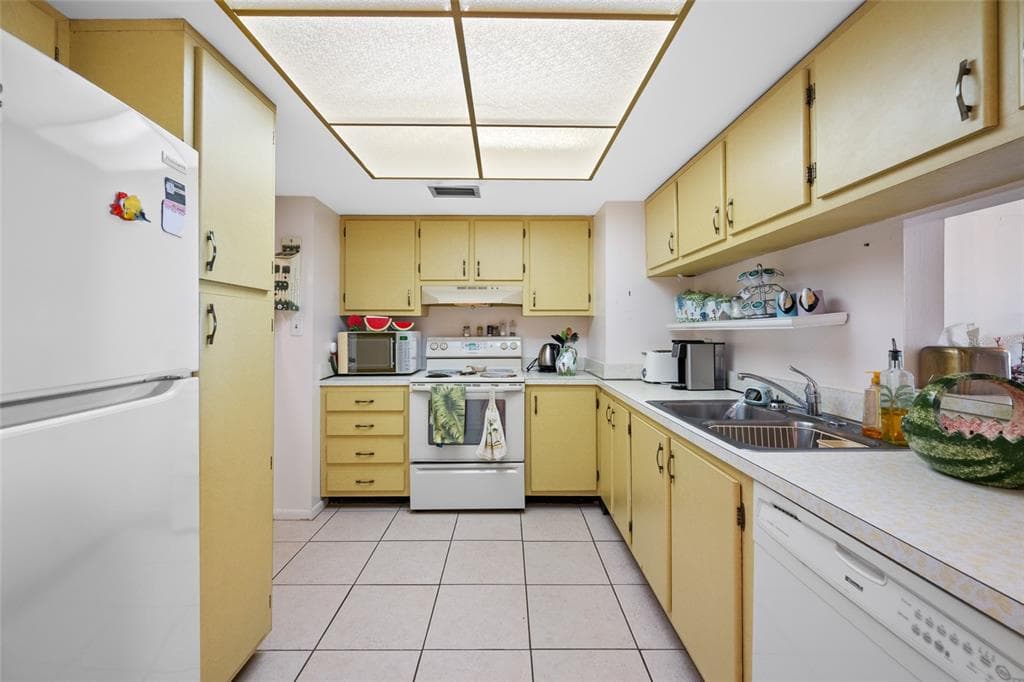 285 107TH AVENUE 306 photo 7