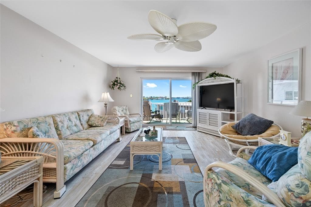285 107TH AVENUE 306 photo 14