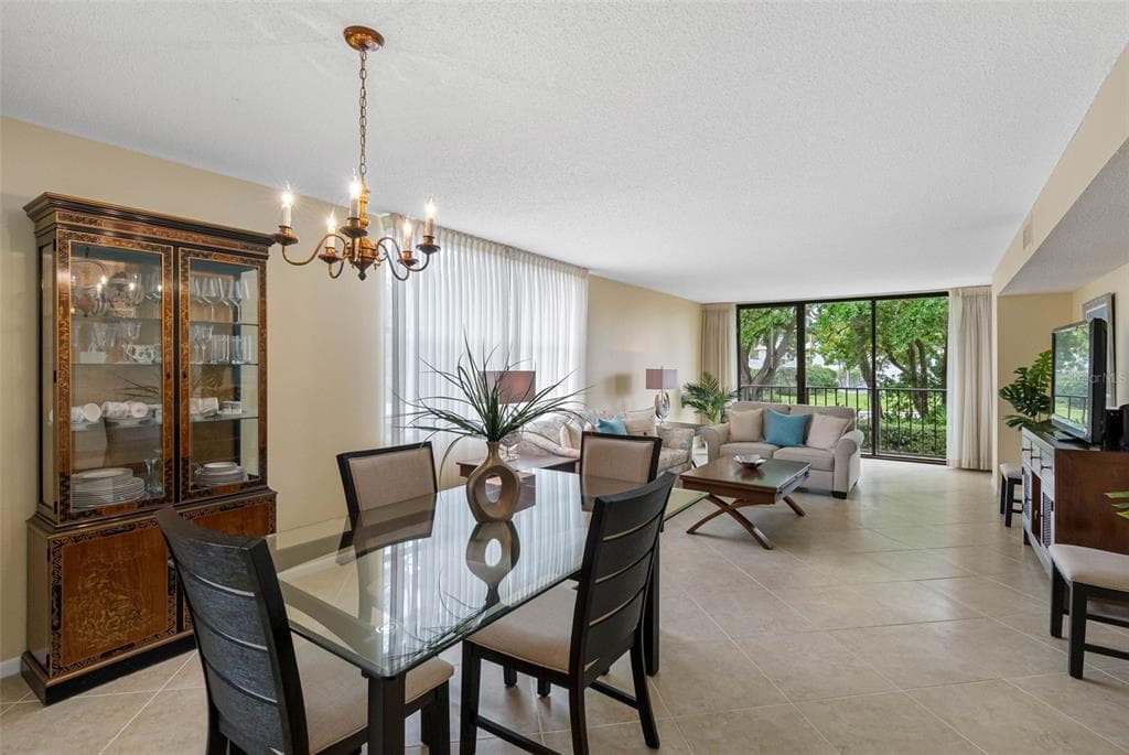 100 OAKMONT LANE #203 4