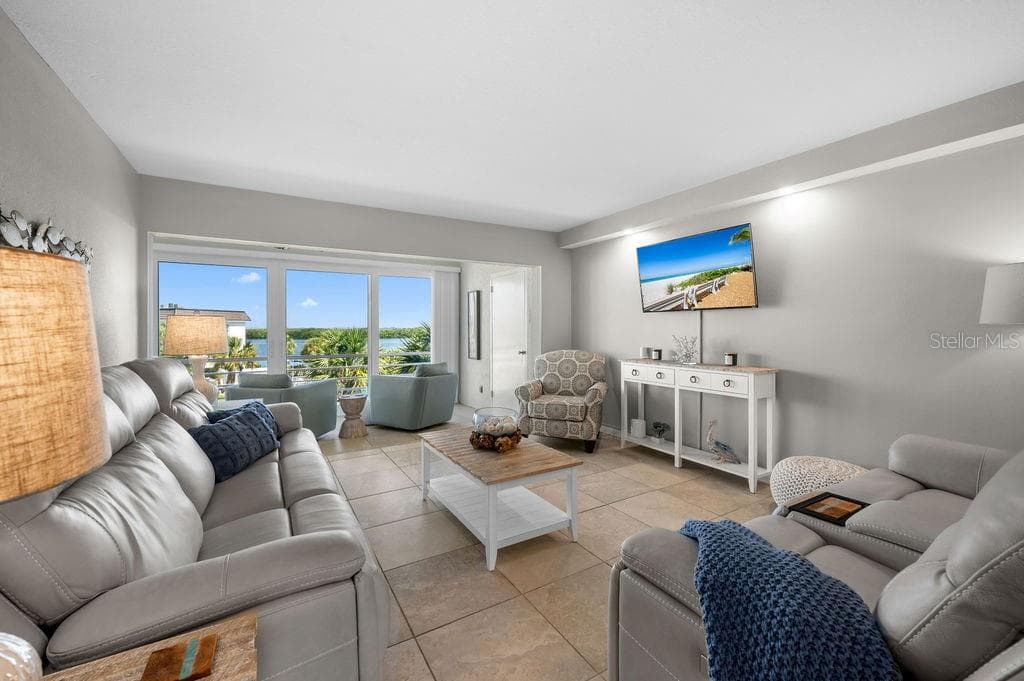 600 SUTTON PLACE B302 photo 7