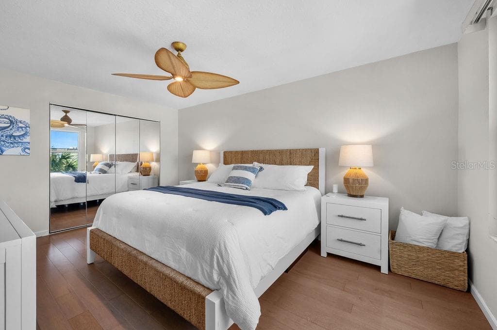600 SUTTON PLACE B302 photo 21