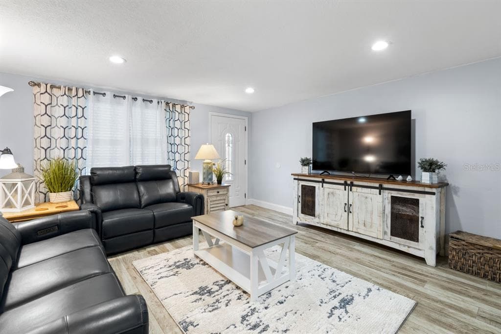 107 6TH STREET NW 4