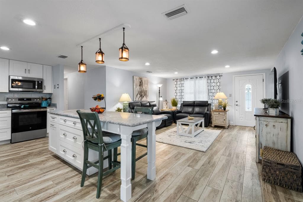 107 6TH STREET NW photo 8