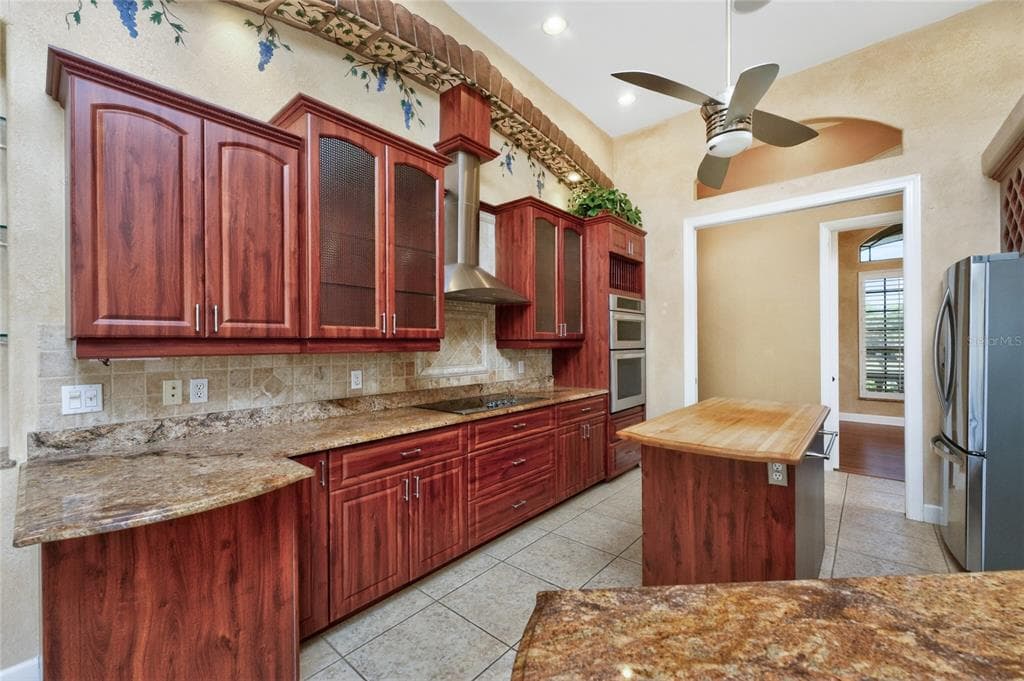 1141 ROTONDA CIRCLE photo 14