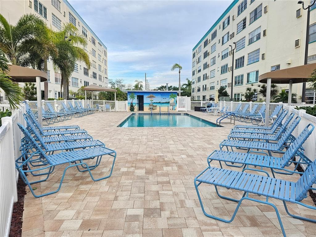 5980 SHORE BOULEVARD S 405 photo 22