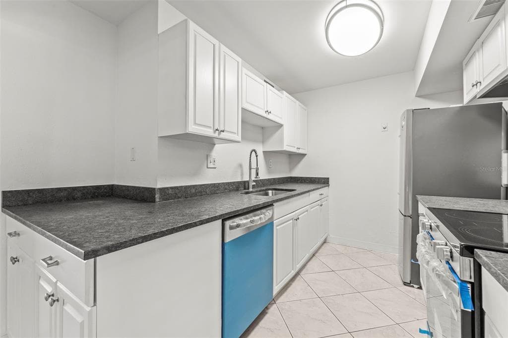 10355 PARADISE BOULEVARD 403 photo 12