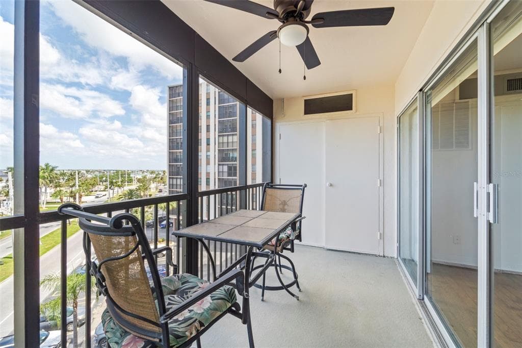10355 PARADISE BOULEVARD 403 photo 19