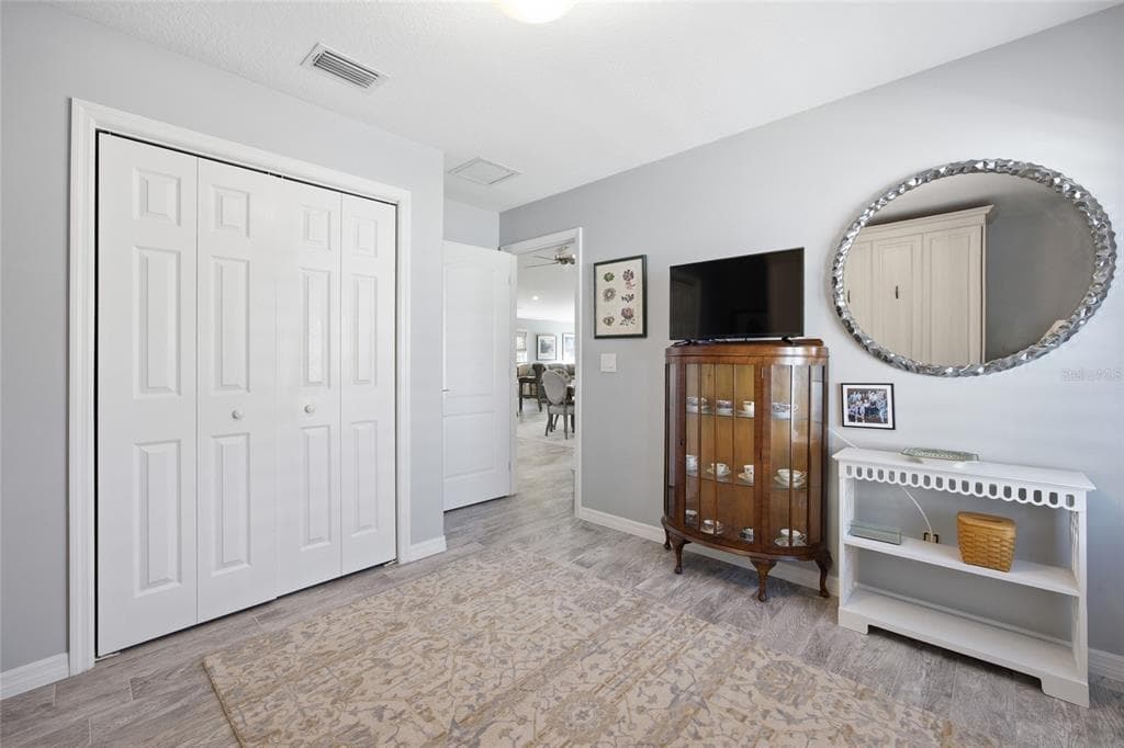 6120 LANDINGS BOULEVARD photo 12