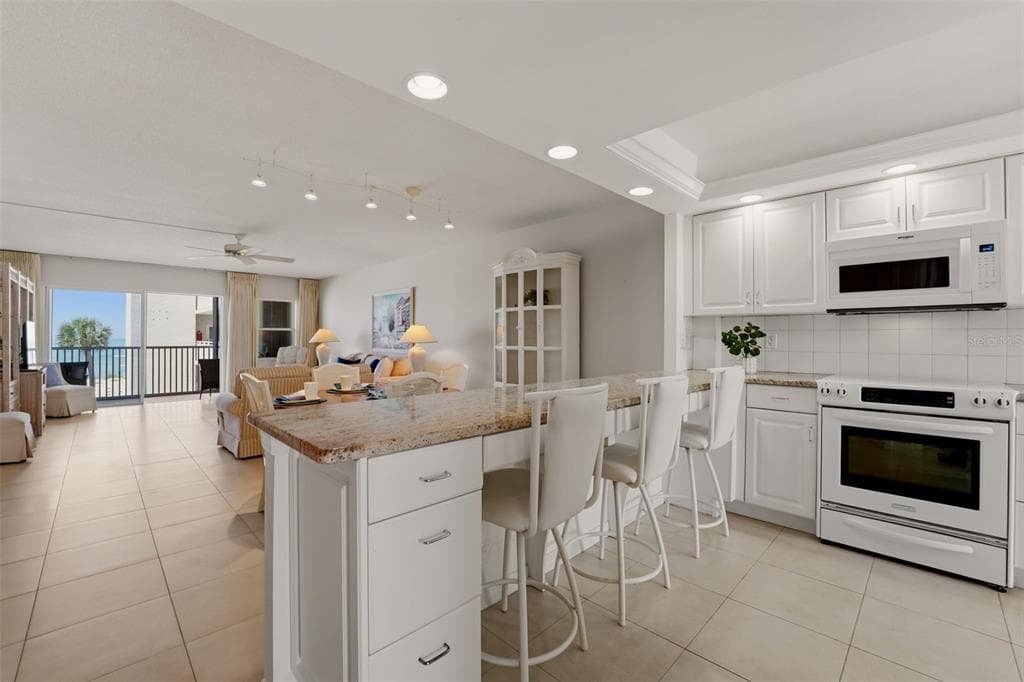 1150 TARPON CENTER DRIVE 304 photo 9