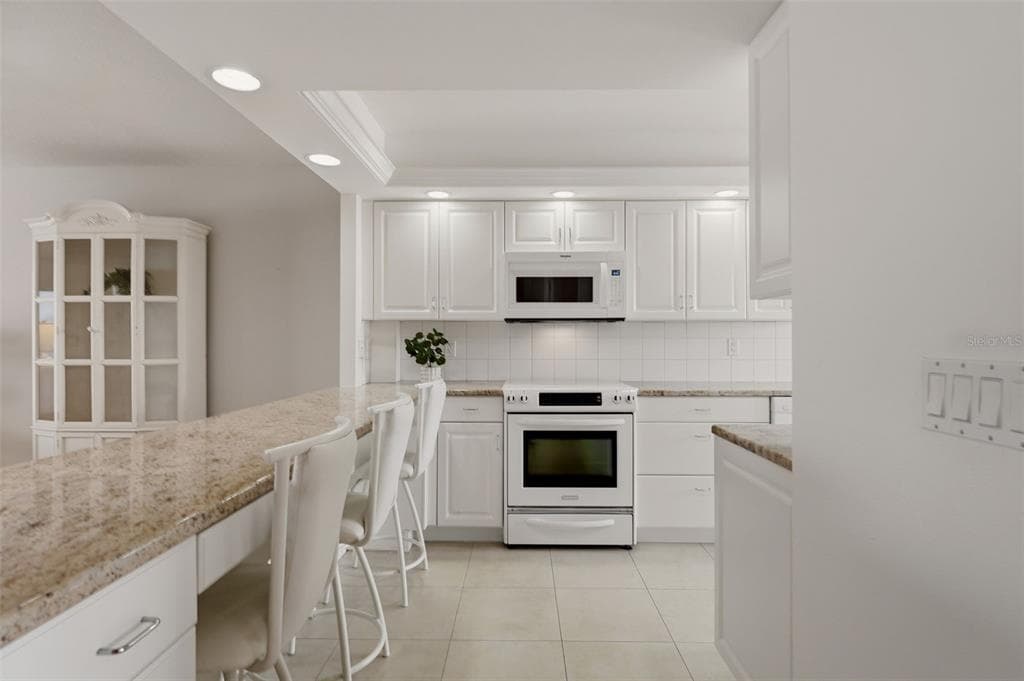 1150 TARPON CENTER DRIVE 304 photo 10