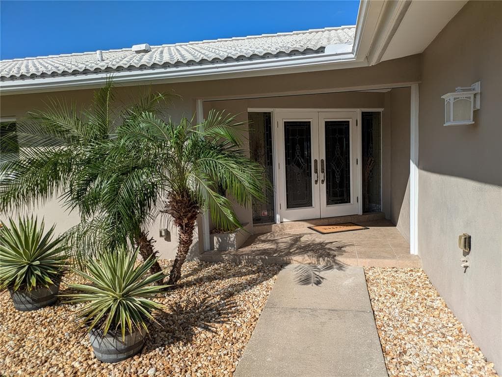 212 POINCIANA LANE 3