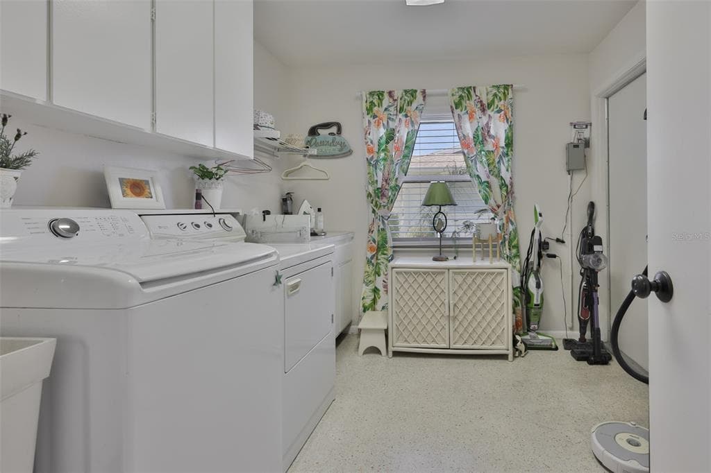 1704 DANBURY DRIVE photo 21