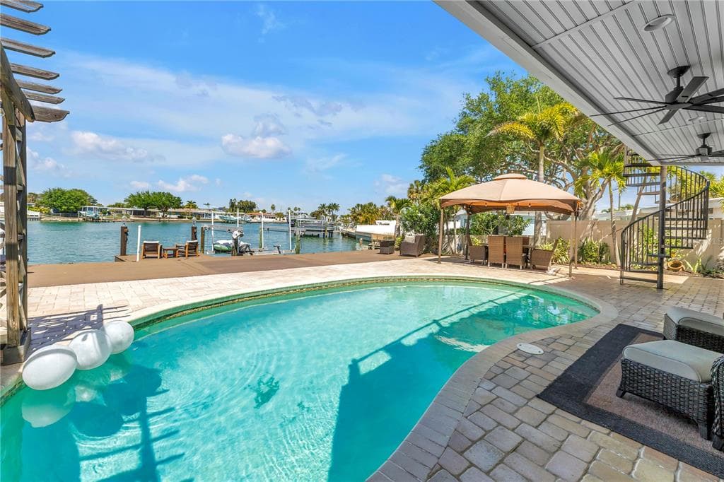 3945 POINSETTIA DRIVE photo 6