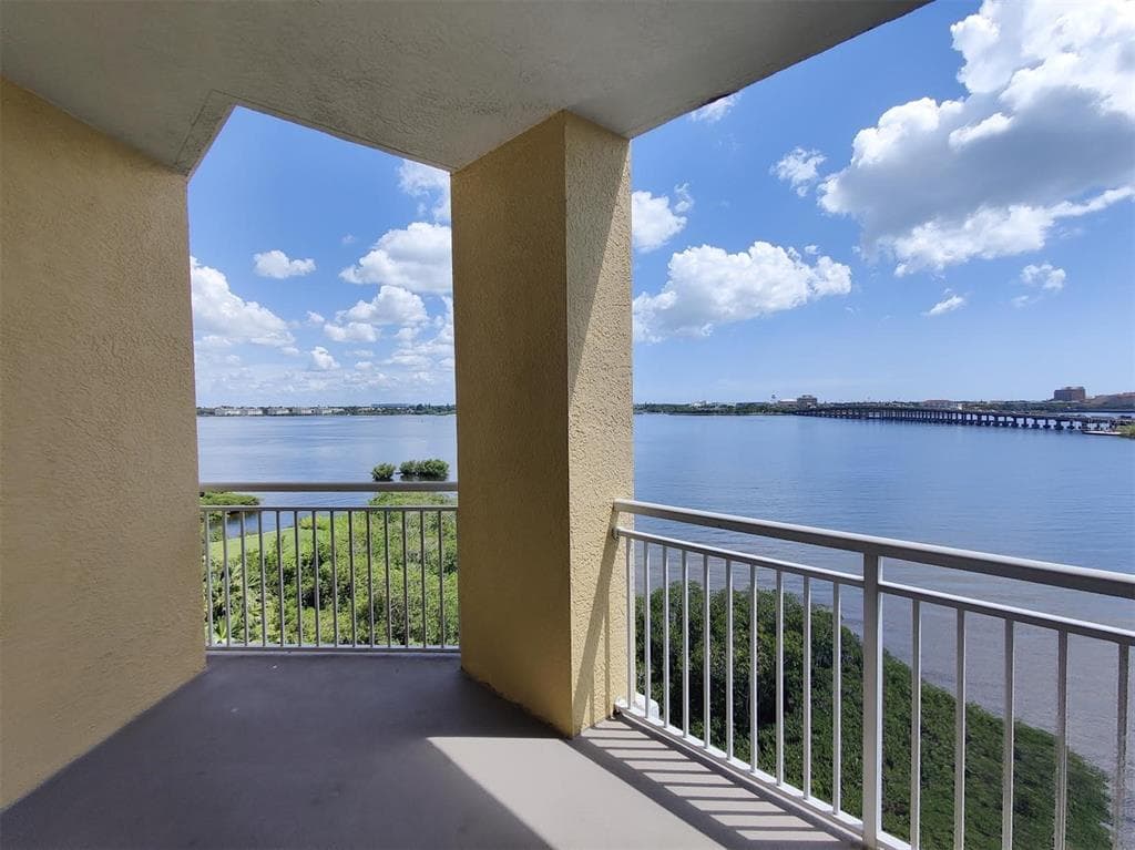 615 RIVIERA DUNES WAY #402 1