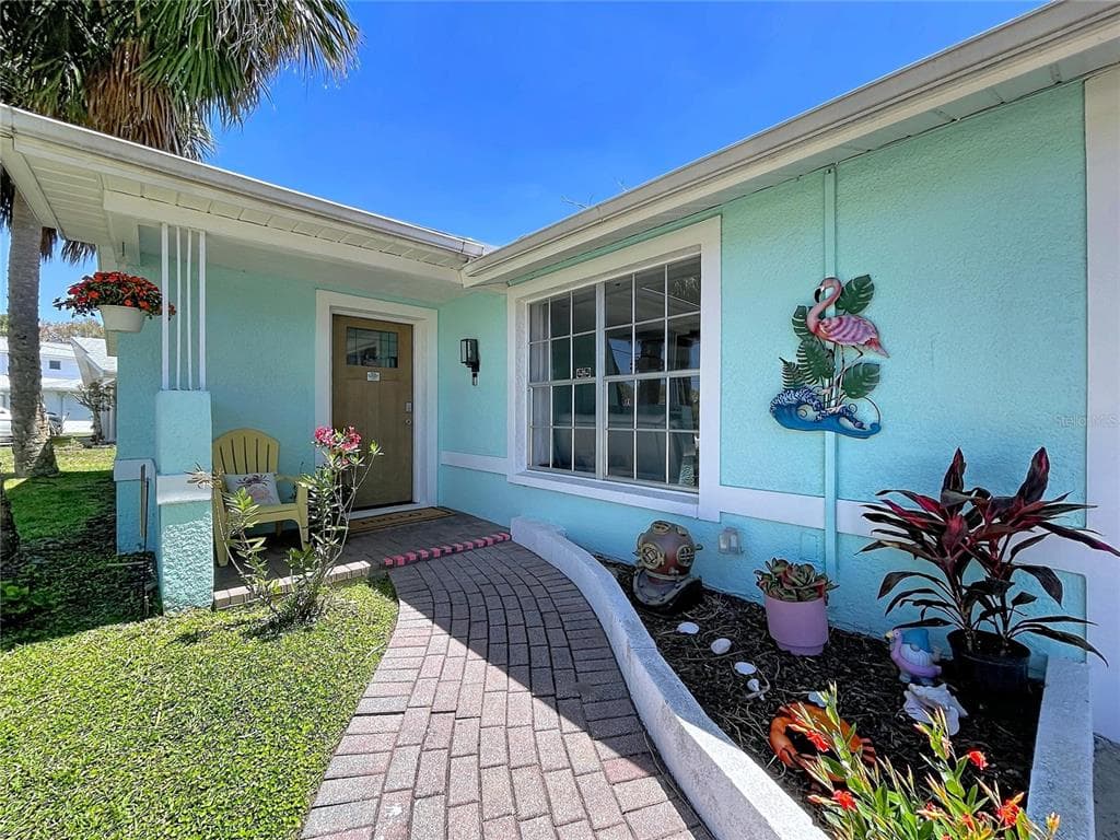 4930 BAY PARK DRIVE 4