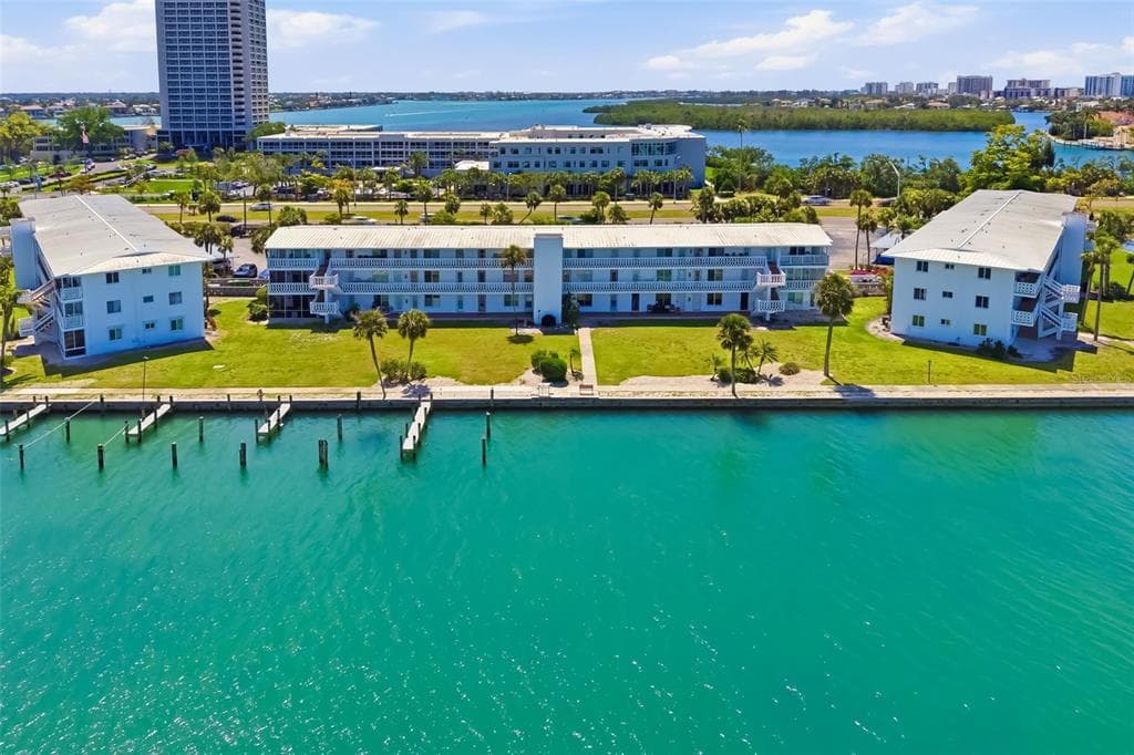 763 JOHN RINGLING BOULEVARD #22 4