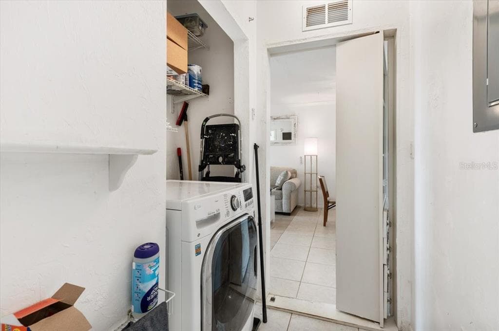 25225 RAMPART BOULEVARD 1207 photo 20
