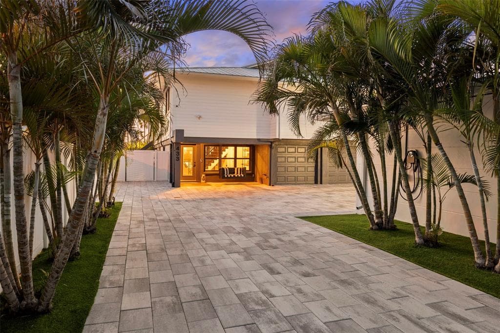 439 CAUSEWAY BOULEVARD 2