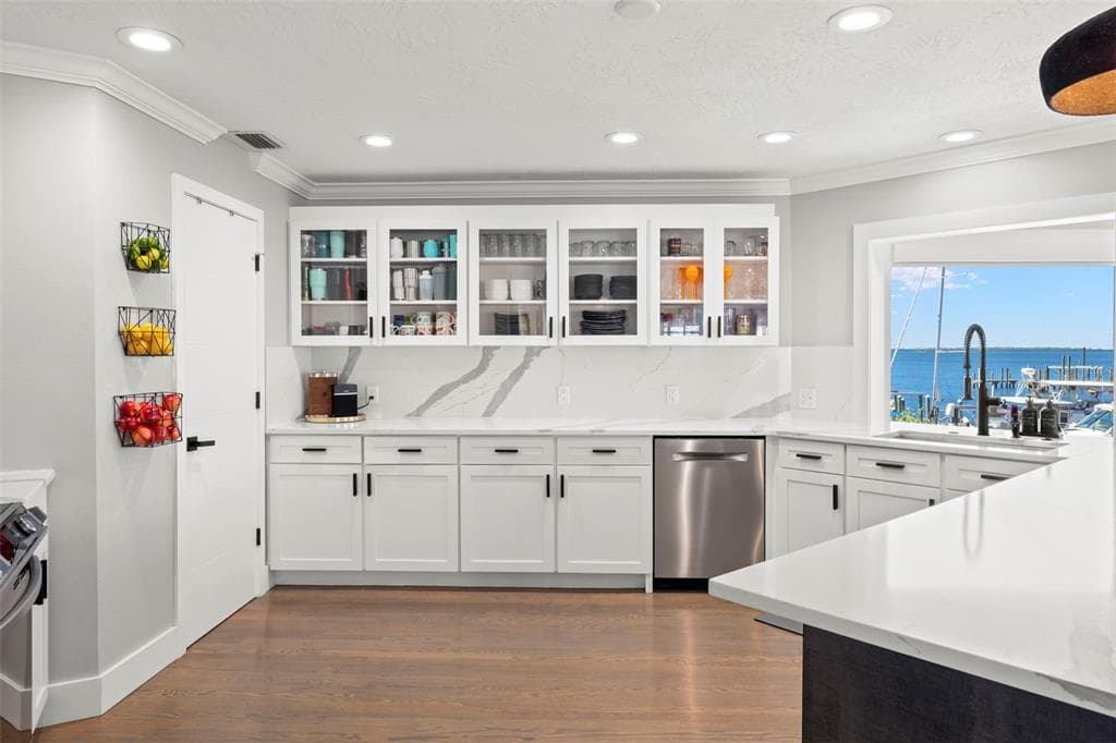 439 CAUSEWAY BOULEVARD photo 8