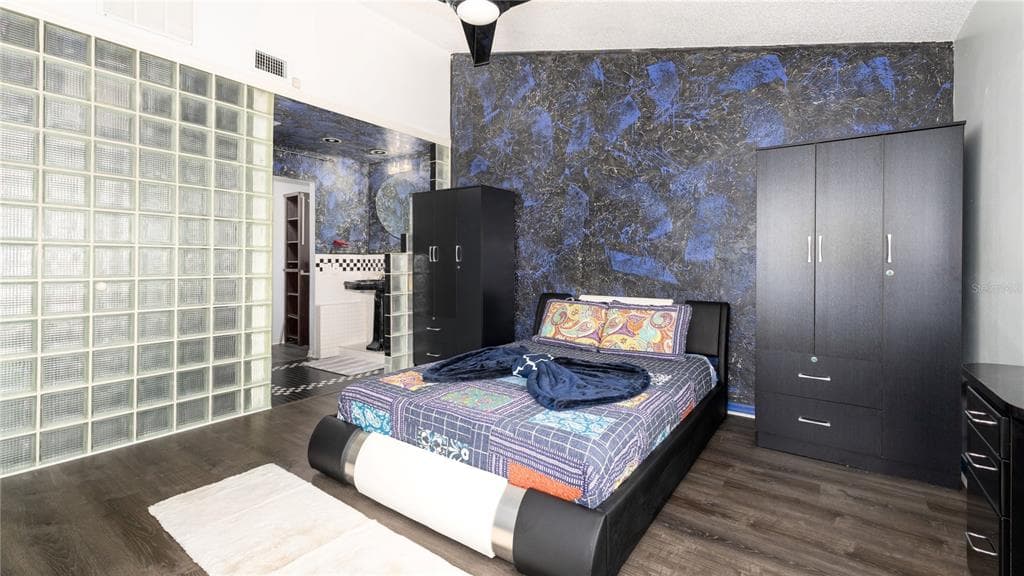 10438 SAINT TROPEZ PLACE photo 16