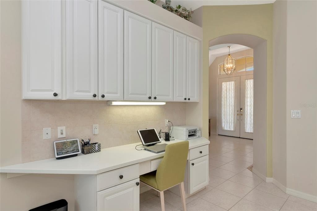 4956 BRIDGEHAMPTON BOULEVARD photo 13